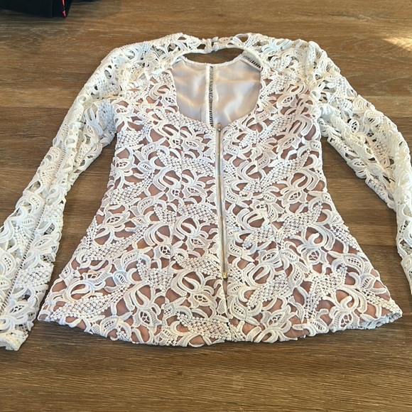 Beautiful and elegant top Style Stalker size small - Picture 5 of 9